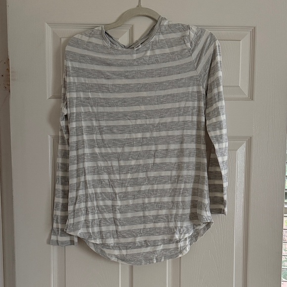 Old Navy Gray and White Striped Long Sleeve Tee - Picture 1 of 2